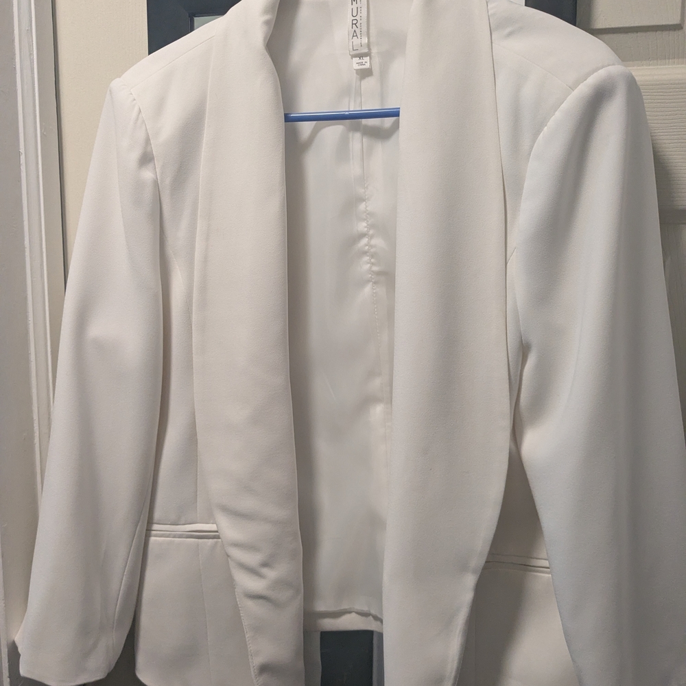 Mural Women's White Open-Front Blazer